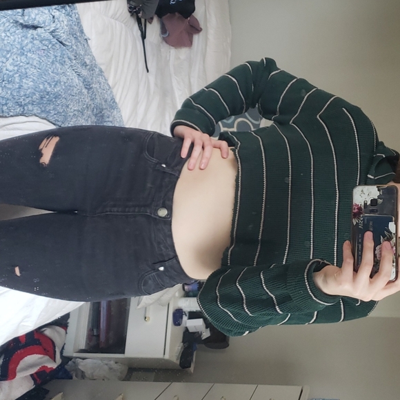 Cropped Hoodie - Picture 3 of 4